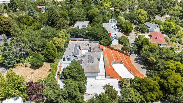 4363 Short Hill Road, Oakland, CA 94605