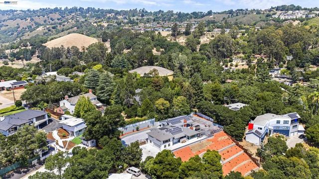4363 Short Hill Road, Oakland, CA 94605
