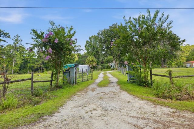 17900 NW 120TH AVENUE ROAD, Reddick, FL 32686