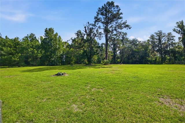 17900 NW 120TH AVENUE ROAD, Reddick, FL 32686