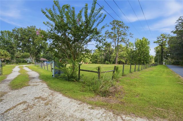 17900 NW 120TH AVENUE ROAD, Reddick, FL 32686