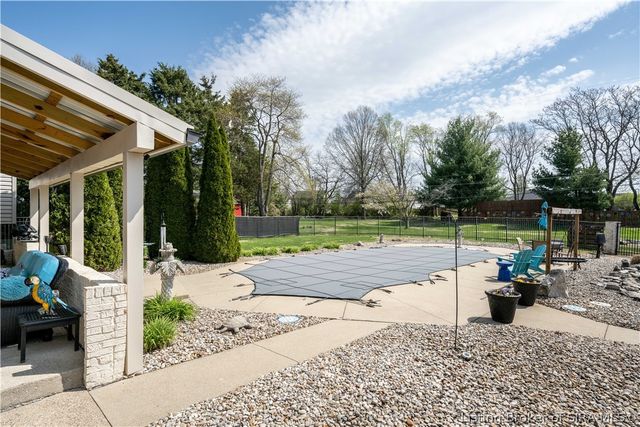 8512 Falcon Road, Charlestown, IN 47111