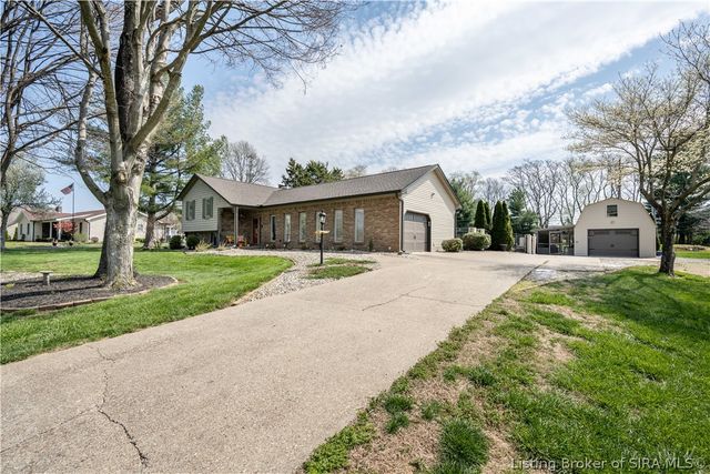 8512 Falcon Road, Charlestown, IN 47111
