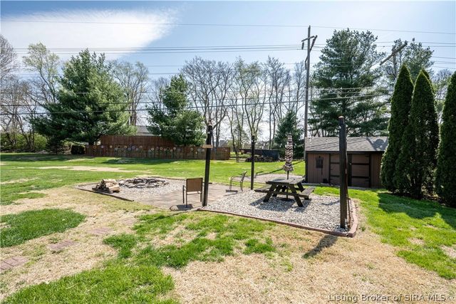 8512 Falcon Road, Charlestown, IN 47111