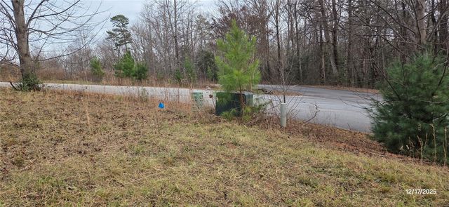 001 Lenore B Lane, Mountain Rest, SC 29664