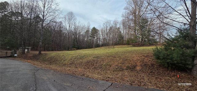 001 Lenore B Lane, Mountain Rest, SC 29664