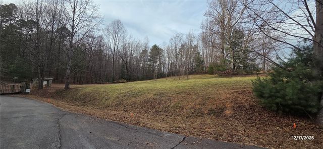 001 Lenore B Lane, Mountain Rest, SC 29664