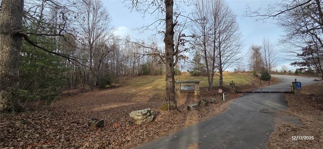 001 Lenore B Lane, Mountain Rest, SC 29664