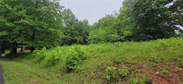 001 Lenore B Lane, Mountain Rest, SC 29664