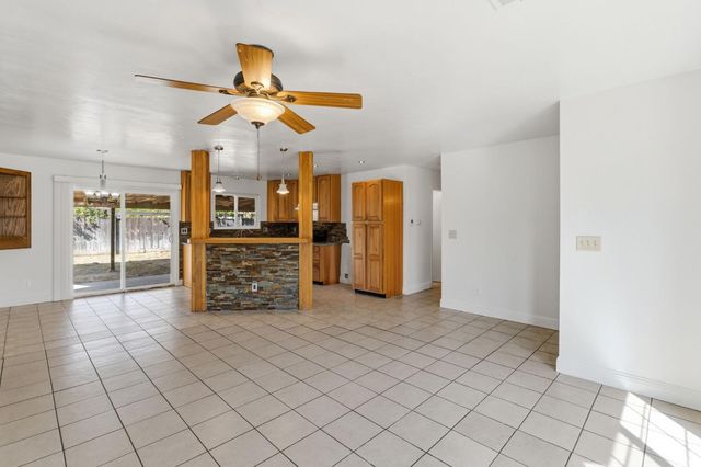 2916 Miami Avenue, Clovis, CA 93611