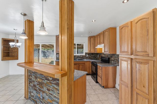 2916 Miami Avenue, Clovis, CA 93611