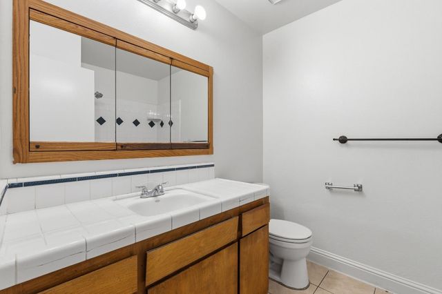 2916 Miami Avenue, Clovis, CA 93611