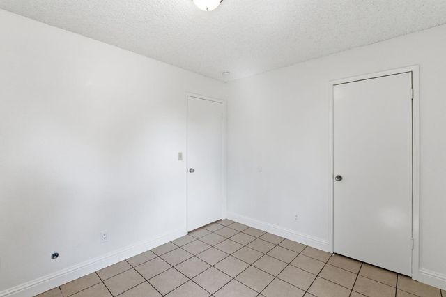 2916 Miami Avenue, Clovis, CA 93611