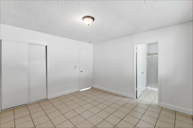 2916 Miami Avenue, Clovis, CA 93611