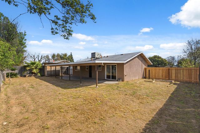 2916 Miami Avenue, Clovis, CA 93611