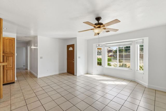 2916 Miami Avenue, Clovis, CA 93611