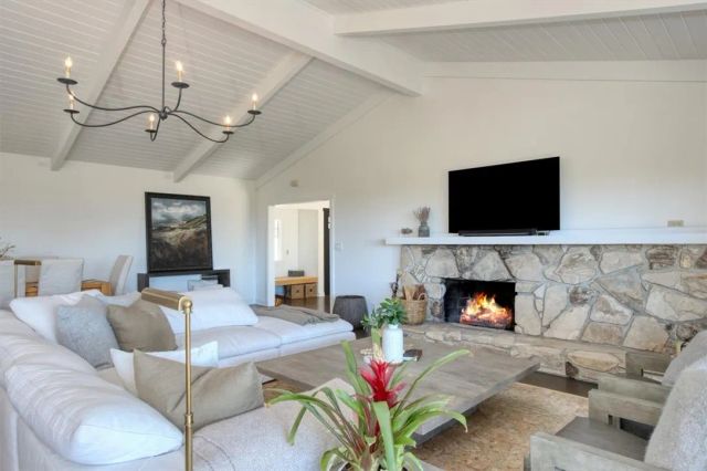 2103 Benson Avenue, Cambria, CA 93428