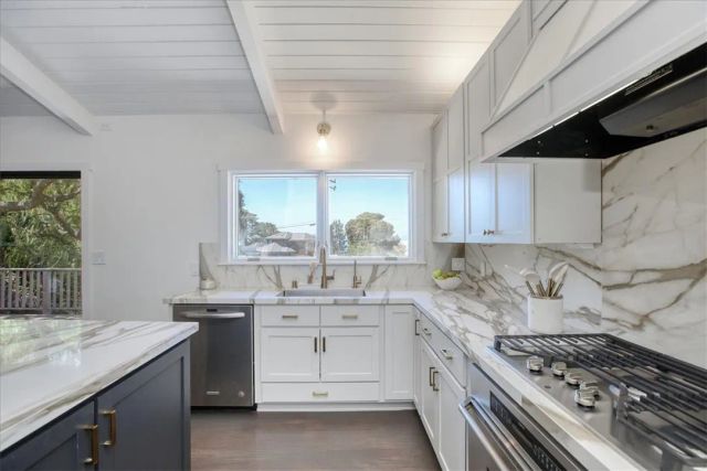 2103 Benson Avenue, Cambria, CA 93428