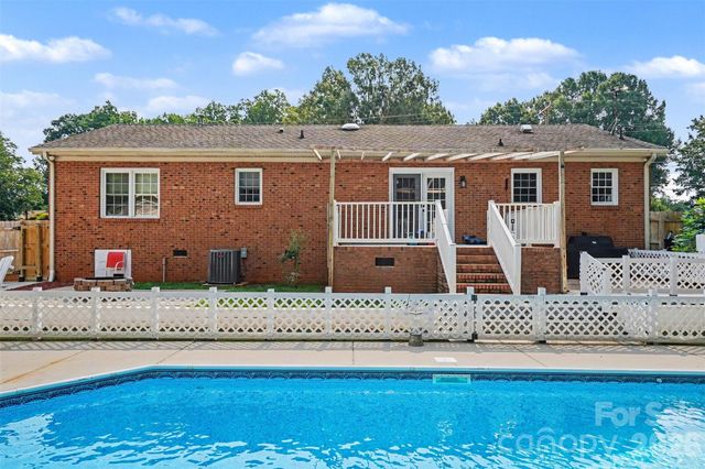 617 Lake Drive, Rockwell, NC 28138