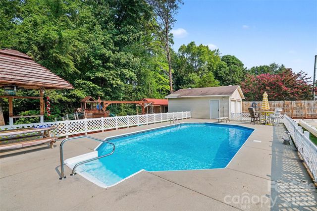 617 Lake Drive, Rockwell, NC 28138