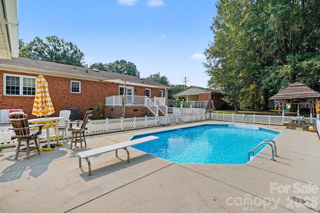 617 Lake Drive, Rockwell, NC 28138