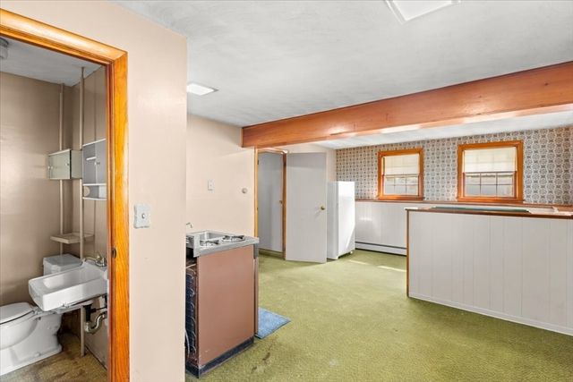 542 Richmond St, Taunton, MA 02718