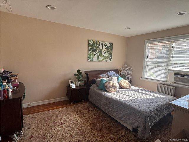 14 Edwards Street 2A, Roslyn, NY 11577