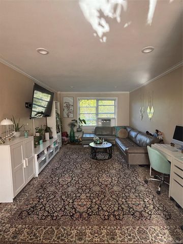 14 Edwards Street 2A, Roslyn, NY 11577