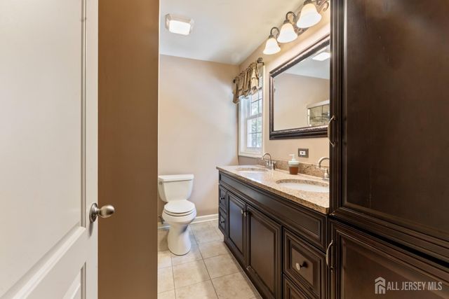 184 Fern Road, East Brunswick, NJ 08816