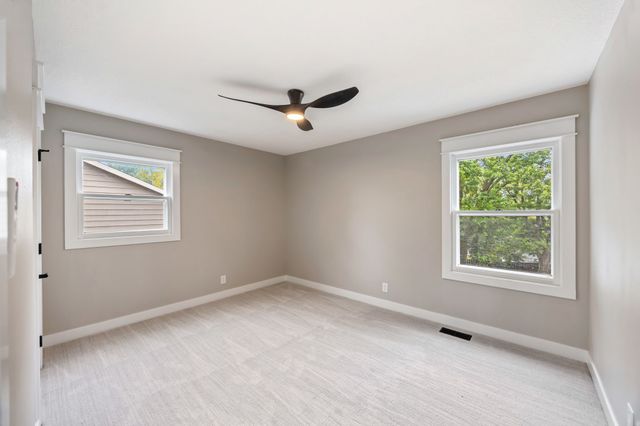 9128 Woodmayr Drive, Norwalk, IA 50211