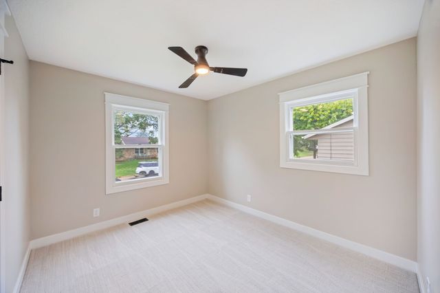 9128 Woodmayr Drive, Norwalk, IA 50211