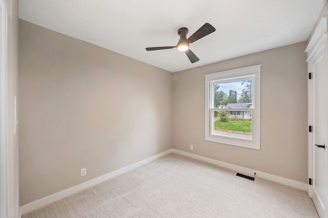 9128 Woodmayr Drive, Norwalk, IA 50211
