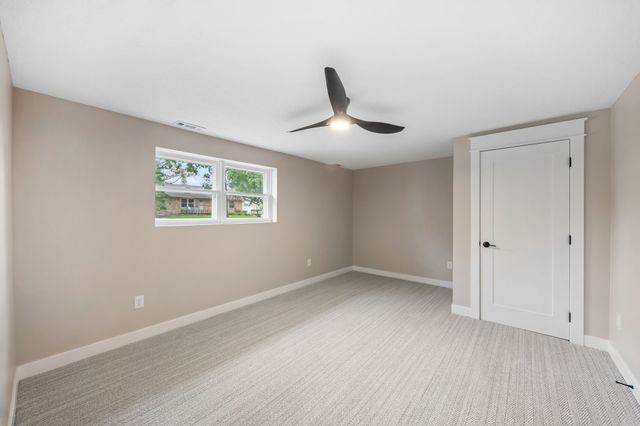 9128 Woodmayr Drive, Norwalk, IA 50211