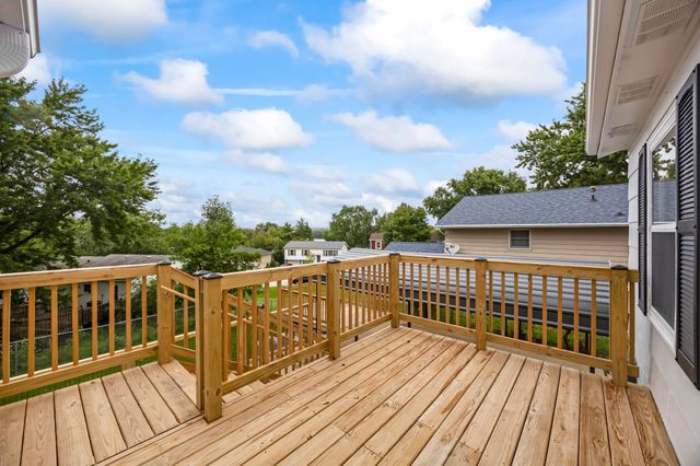9128 Woodmayr Drive, Norwalk, IA 50211