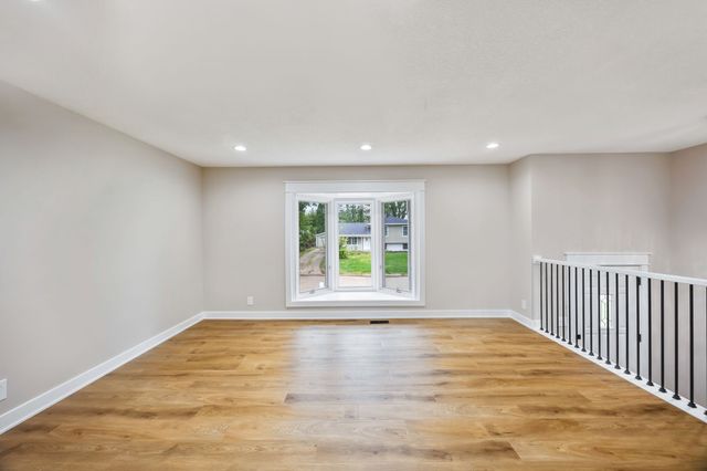 9128 Woodmayr Drive, Norwalk, IA 50211
