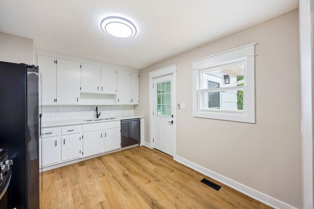 9128 Woodmayr Drive, Norwalk, IA 50211