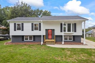9128 Woodmayr Drive, Norwalk, IA 50211