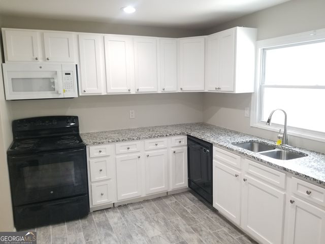 2467 Calvin Avenue, East Point, GA 30344