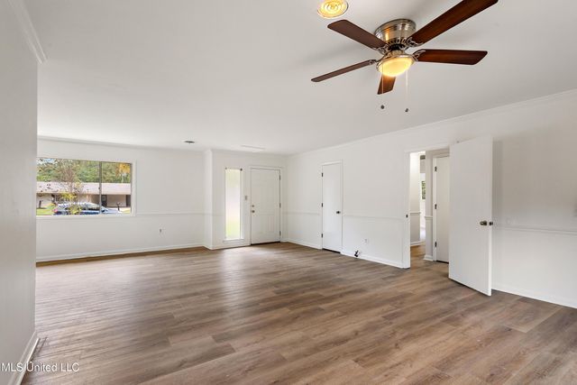 5256 Parkway Drive, Jackson, MS 39211