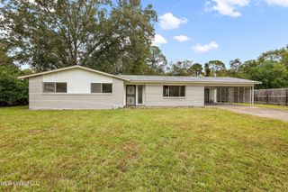 5256 Parkway Drive, Jackson, MS 39211