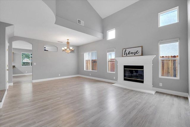 931 Tiburon Way, Plumas Lake, CA 95961