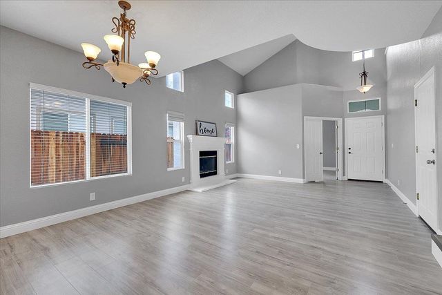 931 Tiburon Way, Plumas Lake, CA 95961