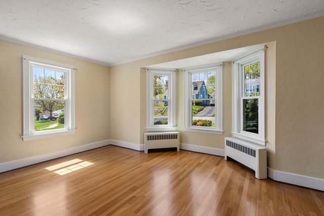 40 Chatanika Ave, Worcester, MA 01602