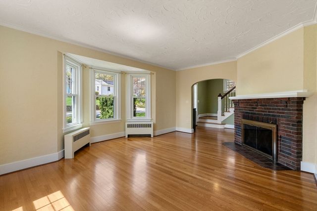 40 Chatanika Ave, Worcester, MA 01602