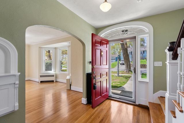 40 Chatanika Ave, Worcester, MA 01602