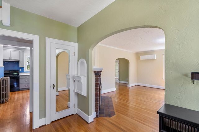 40 Chatanika Ave, Worcester, MA 01602