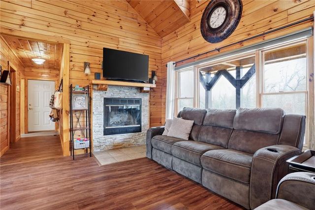 3799 Indiana Road, Pomona, KS 66076