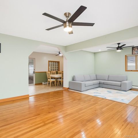 1012 N Ontario Avenue, Lindenhurst, NY 11757