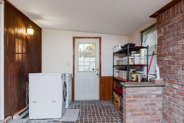 1012 N Ontario Avenue, Lindenhurst, NY 11757