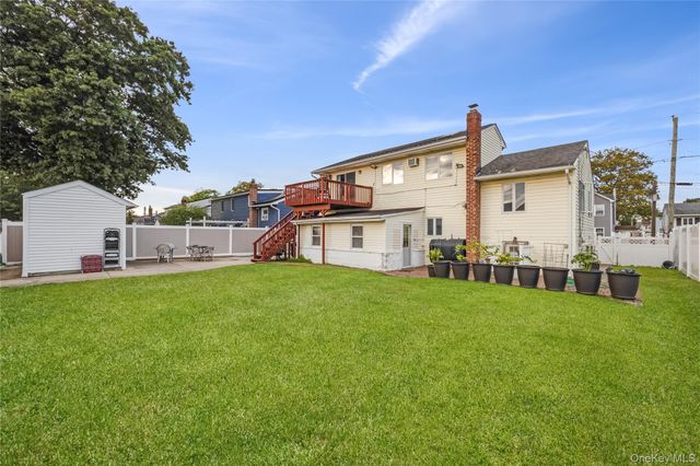 1012 N Ontario Avenue, Lindenhurst, NY 11757